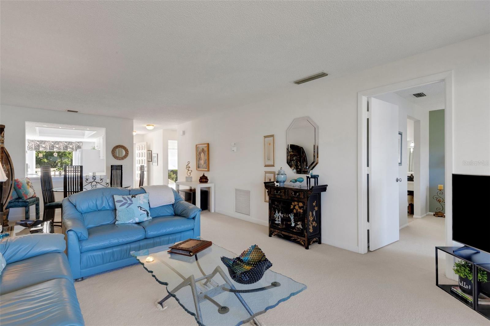 WEDGEWOOD LAKE - Residential