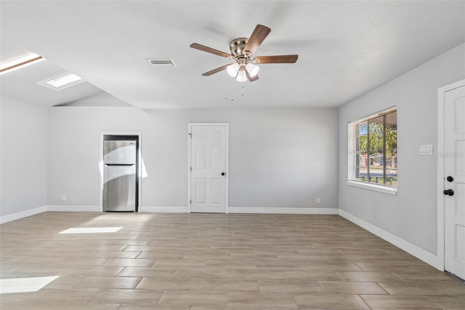 DAHLIA GARDENS - Residential Income