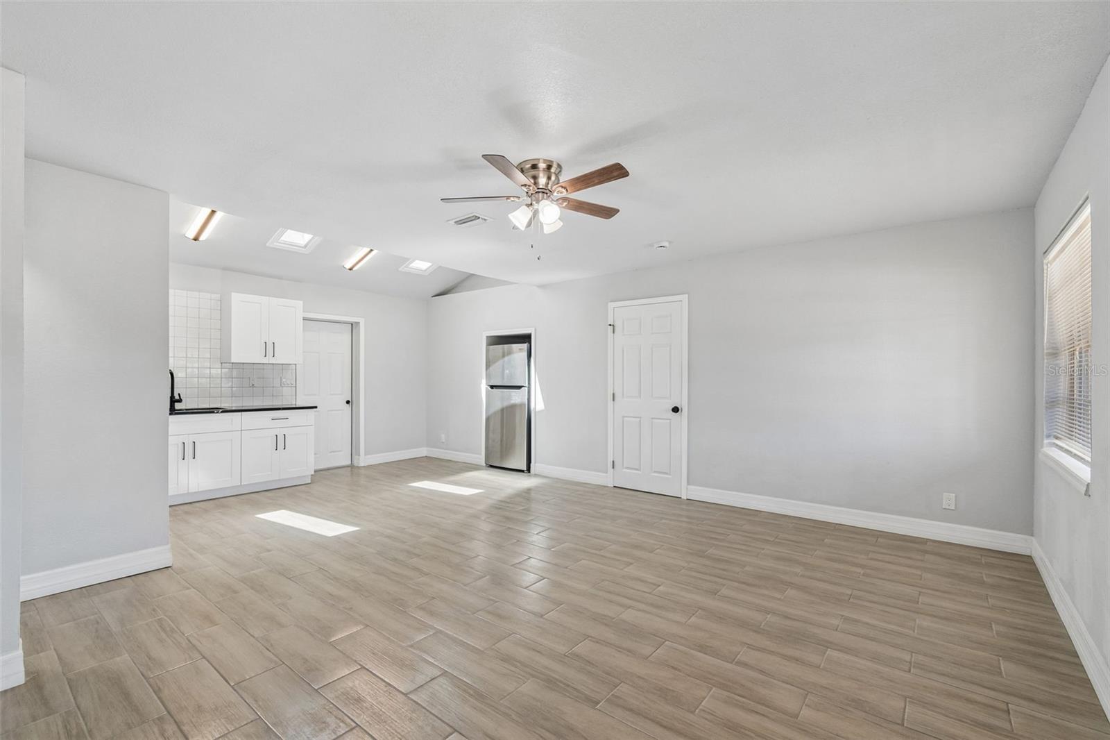 DAHLIA GARDENS - Residential Income