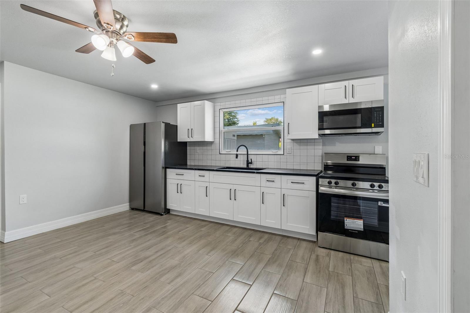 DAHLIA GARDENS - Residential Income