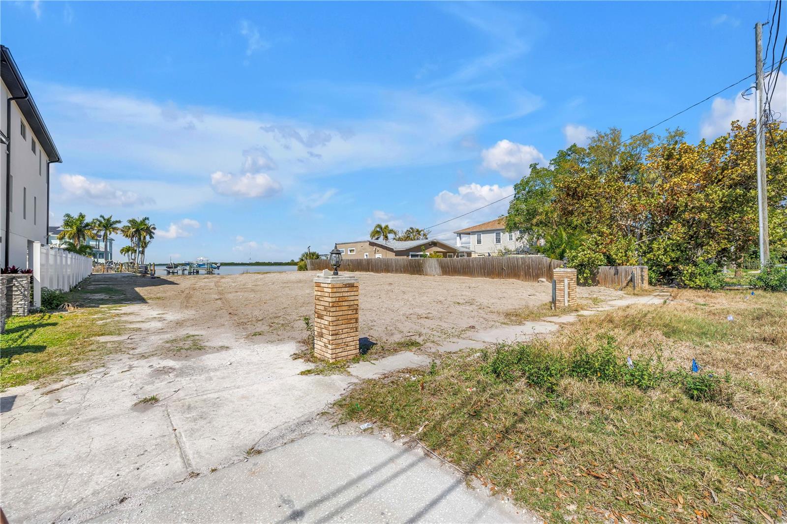 SHORE ACRES EDGEWATER SEC - Land