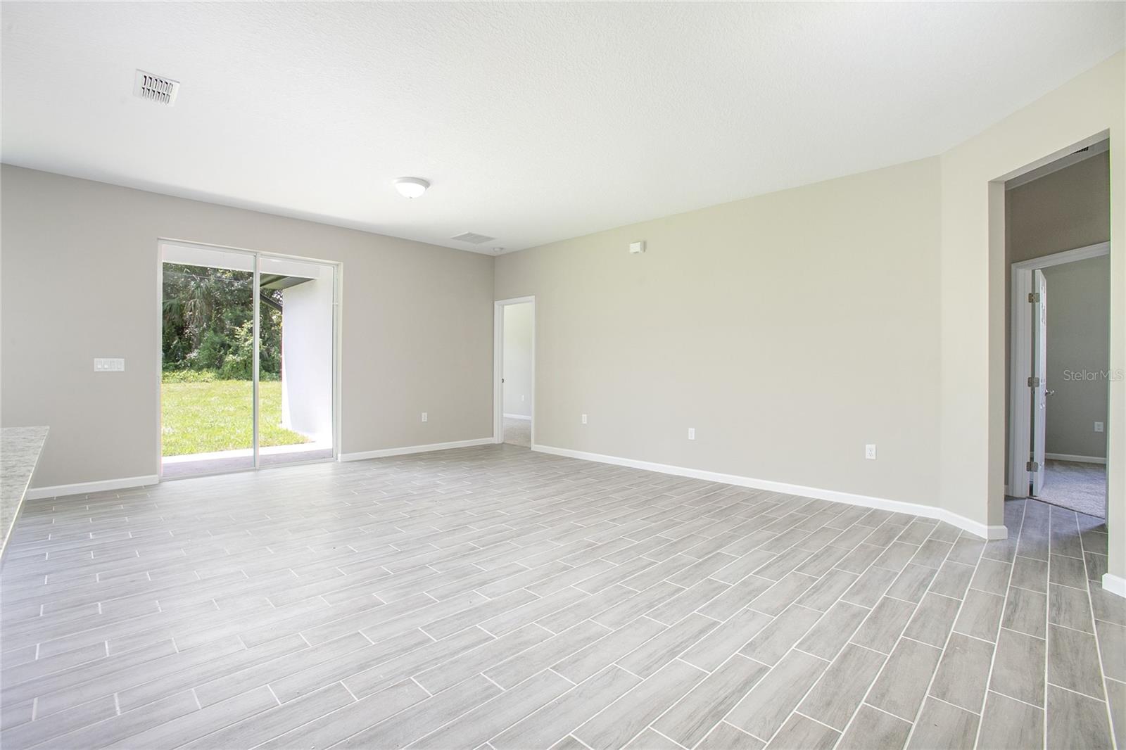 Photo 11 of 21 of 593 FORT SMITH BOULEVARD house