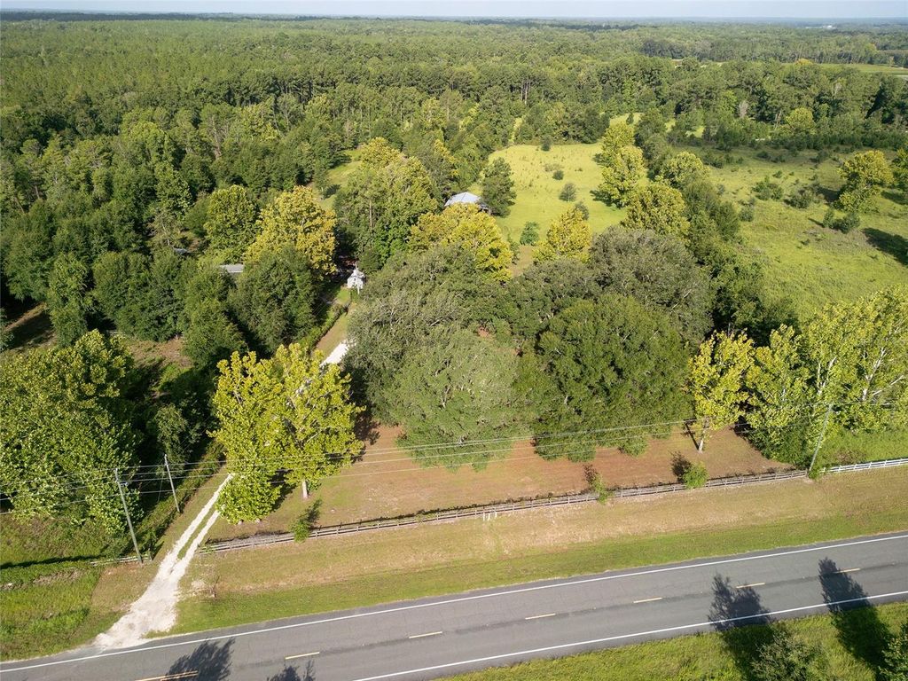 Photo of 25518 NW County Road 241, Alachua, FL 32615 (MLS # GC542009)