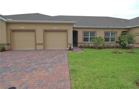 A home in WINTER HAVEN