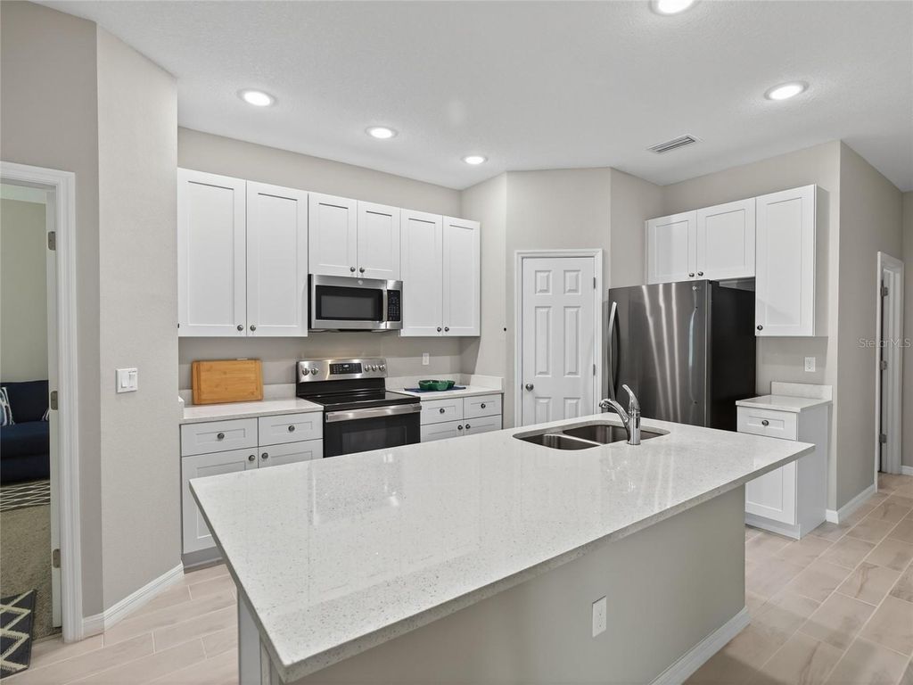 Photo of 8565 SW 125th Court Road, Dunnellon, FL 34432 (MLS # O6354084)