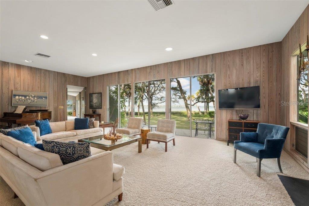 3350 OLD OAK DRIVE
