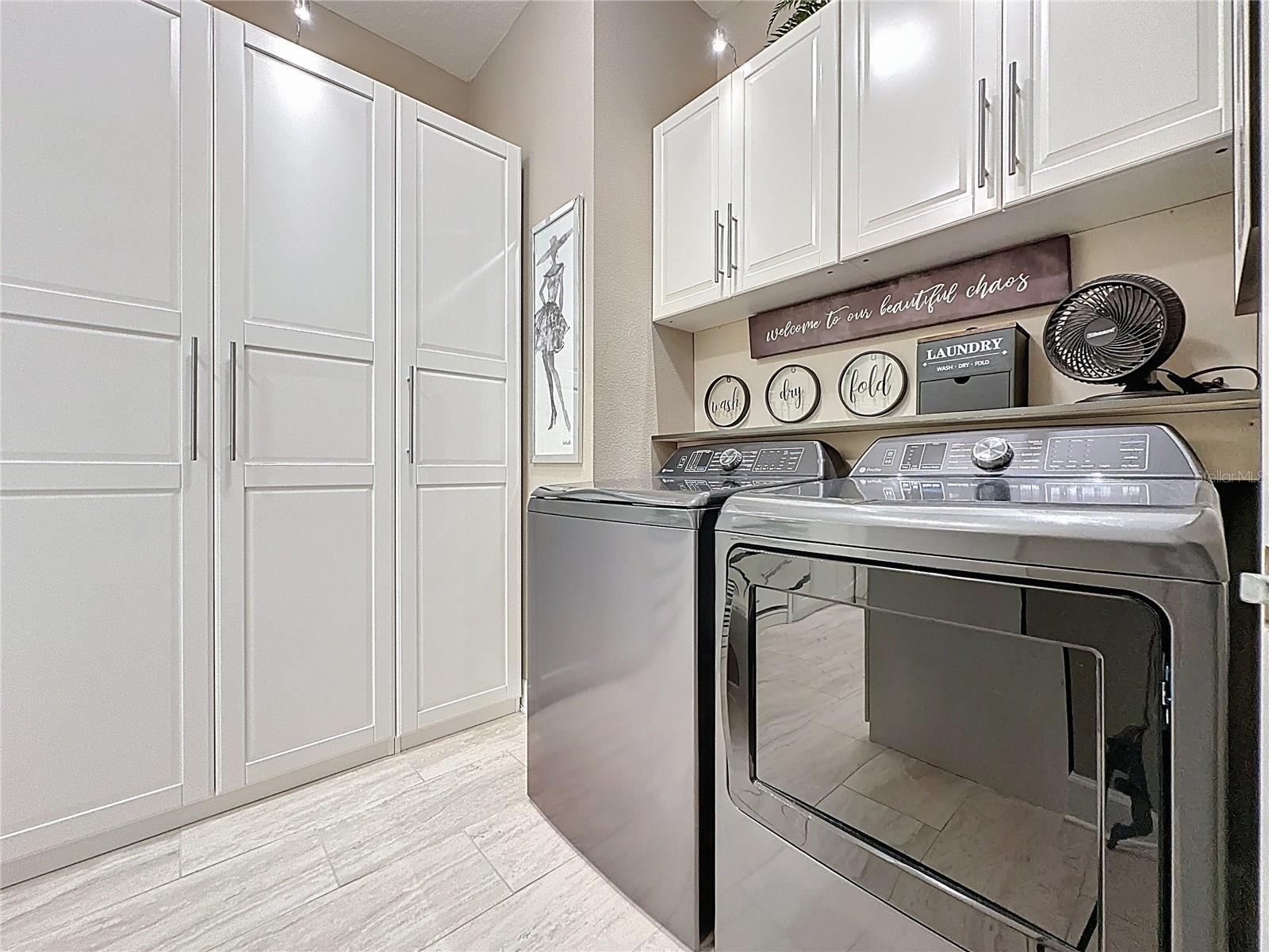 BELLA LAGO - Residential