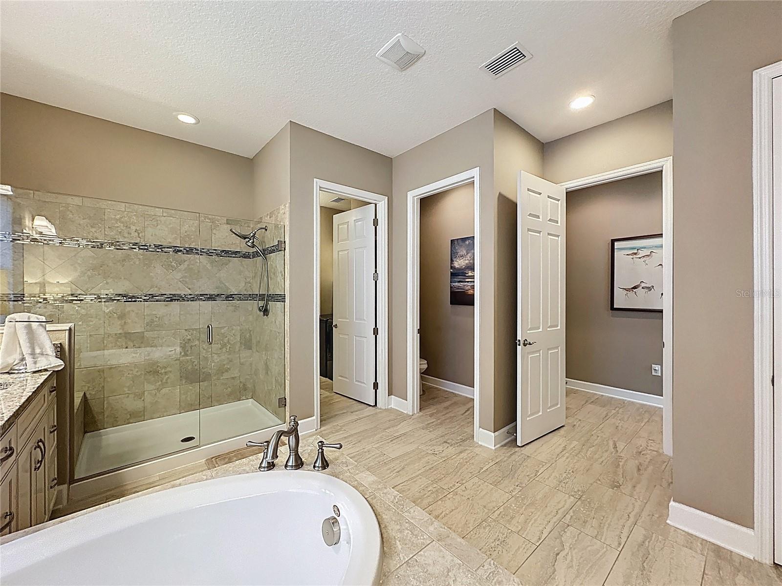 BELLA LAGO - Residential