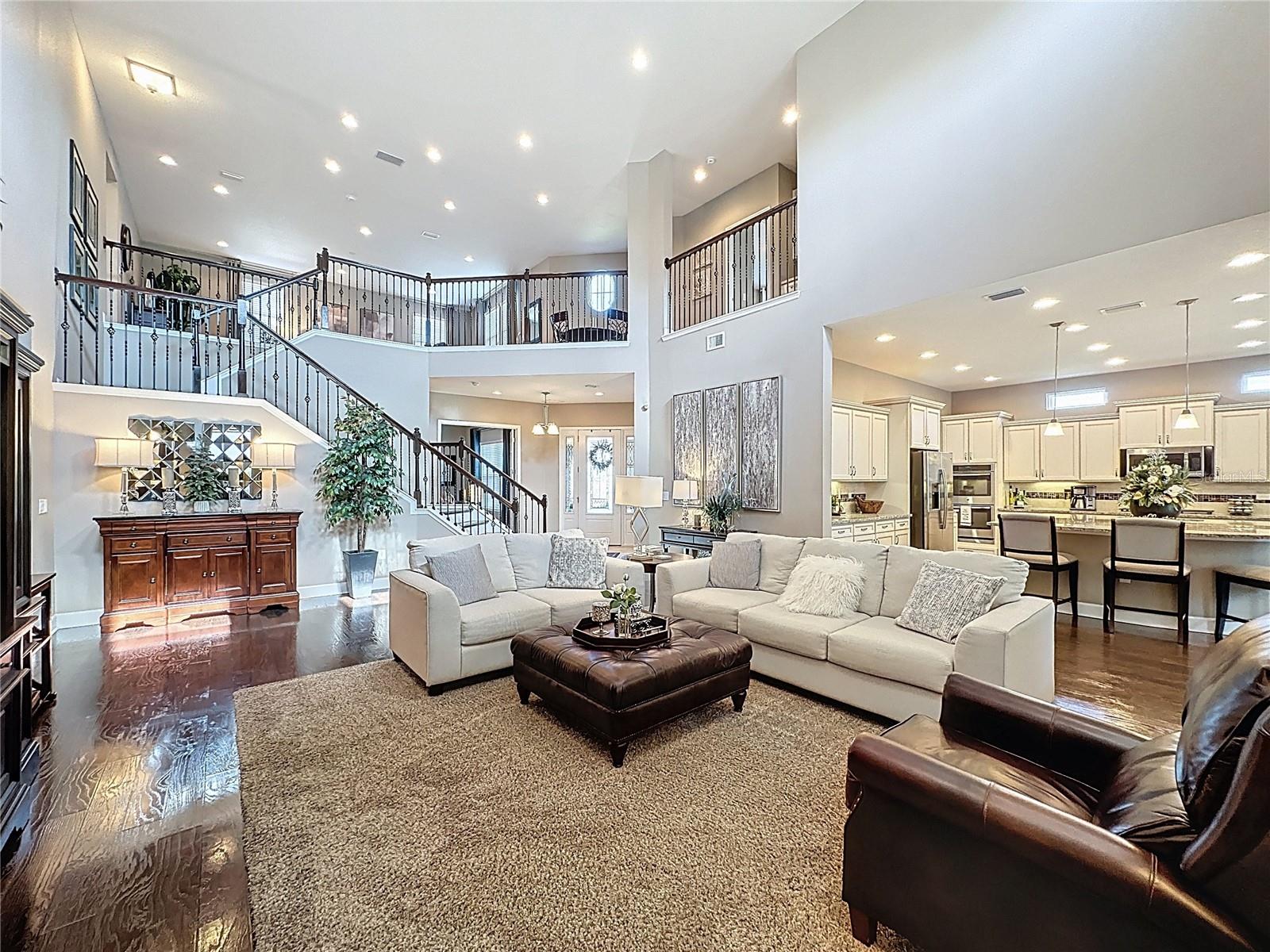 BELLA LAGO - Residential