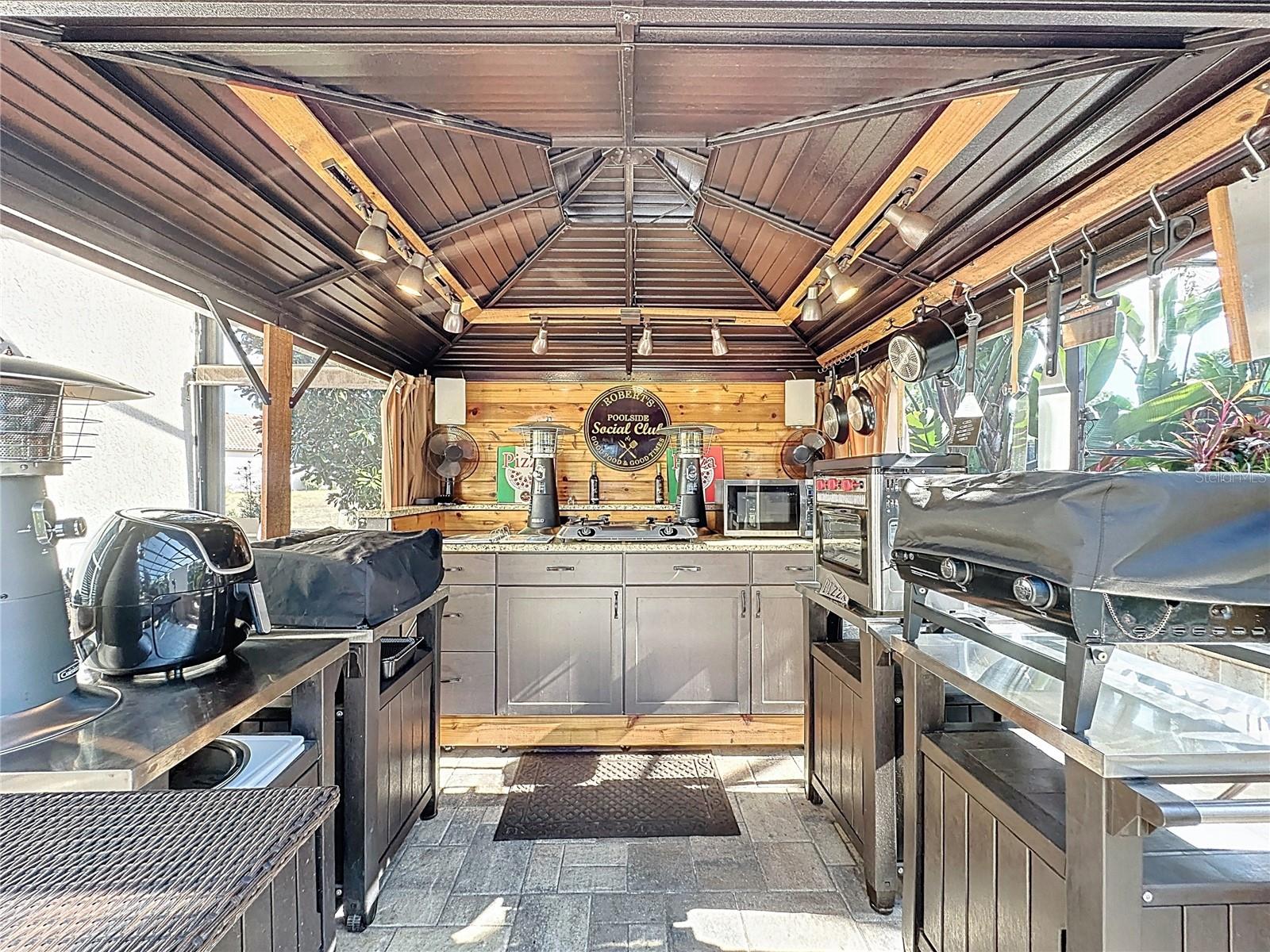 BELLA LAGO - Residential