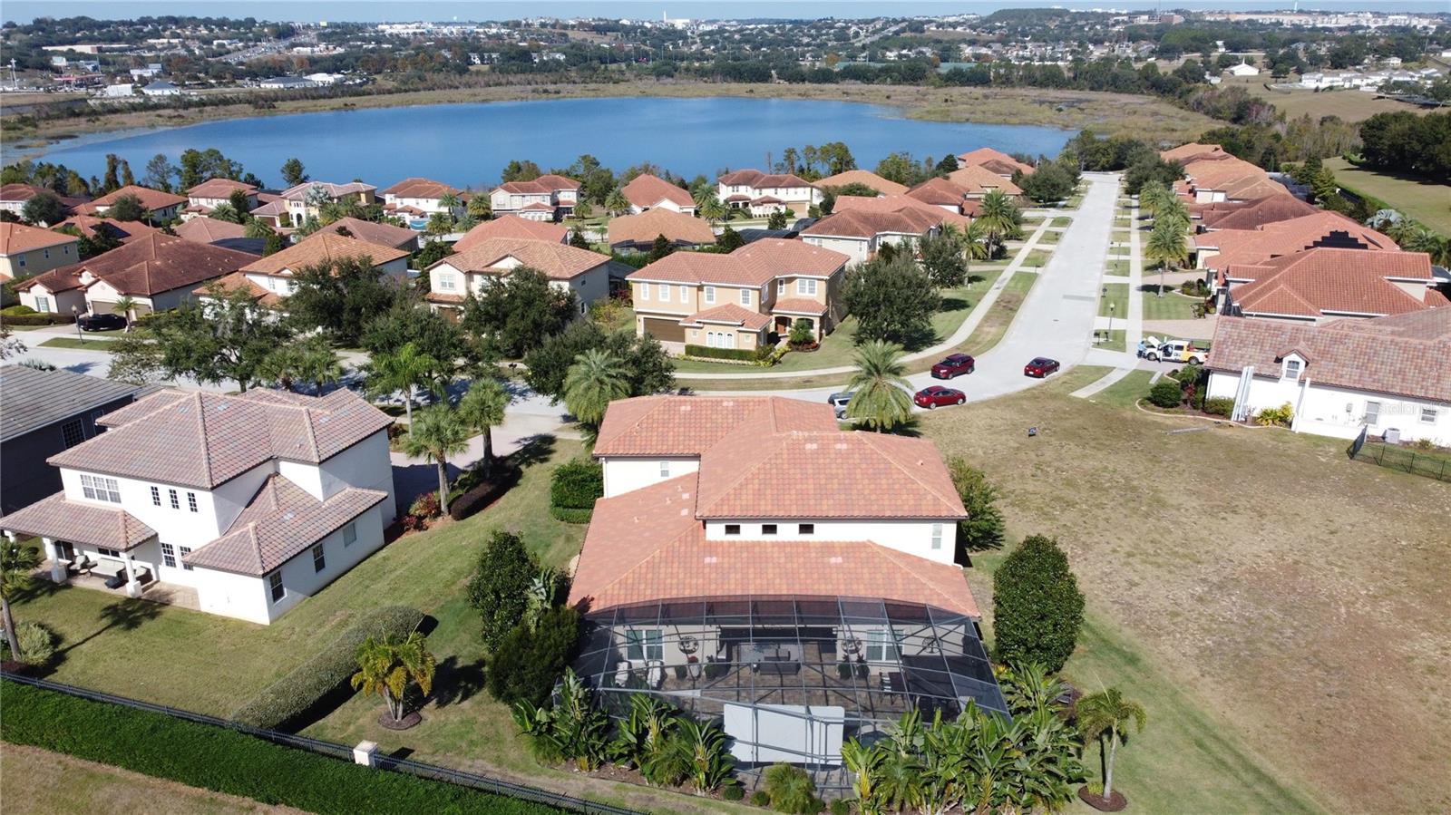 BELLA LAGO - Residential