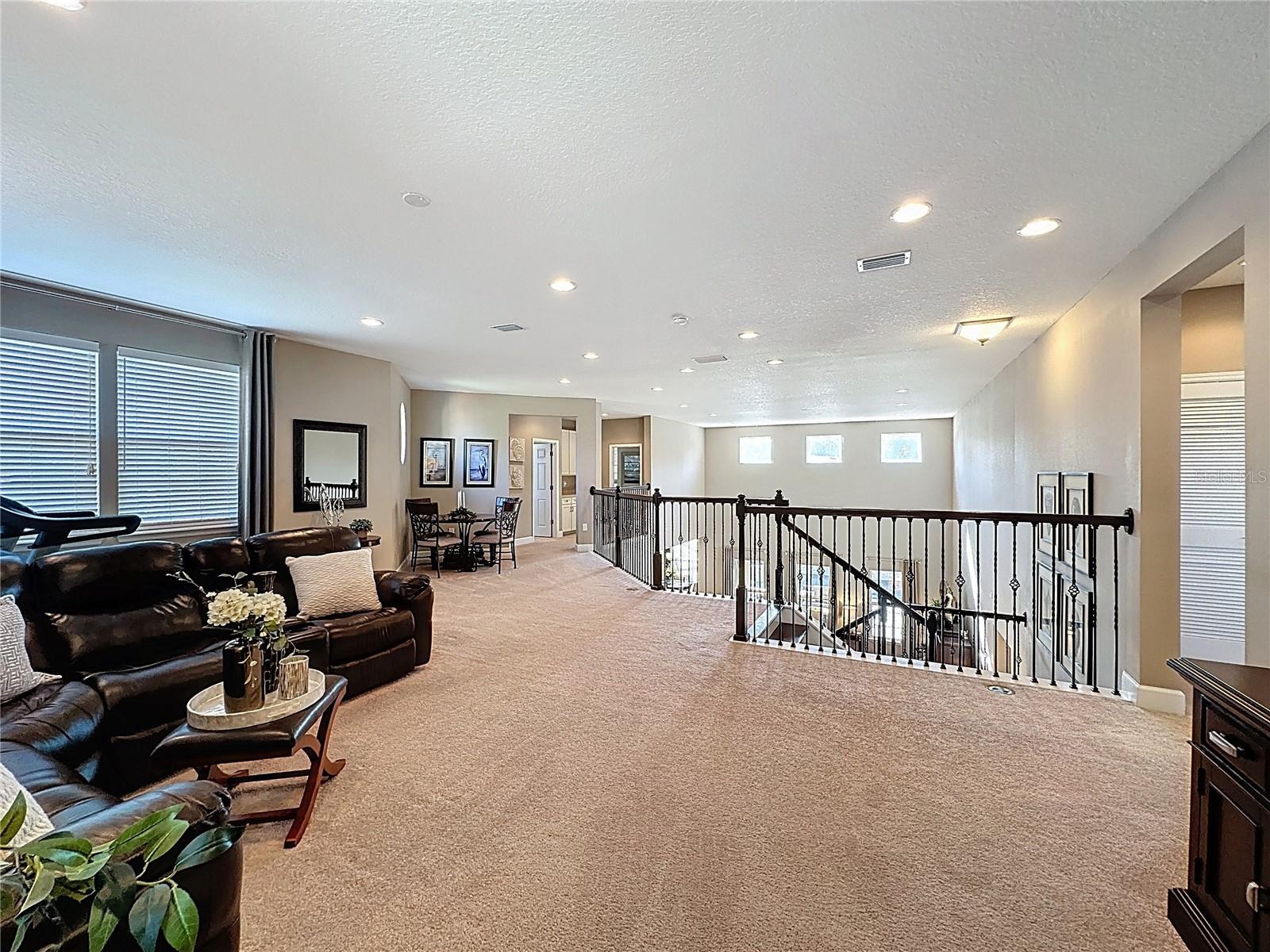 BELLA LAGO - Residential