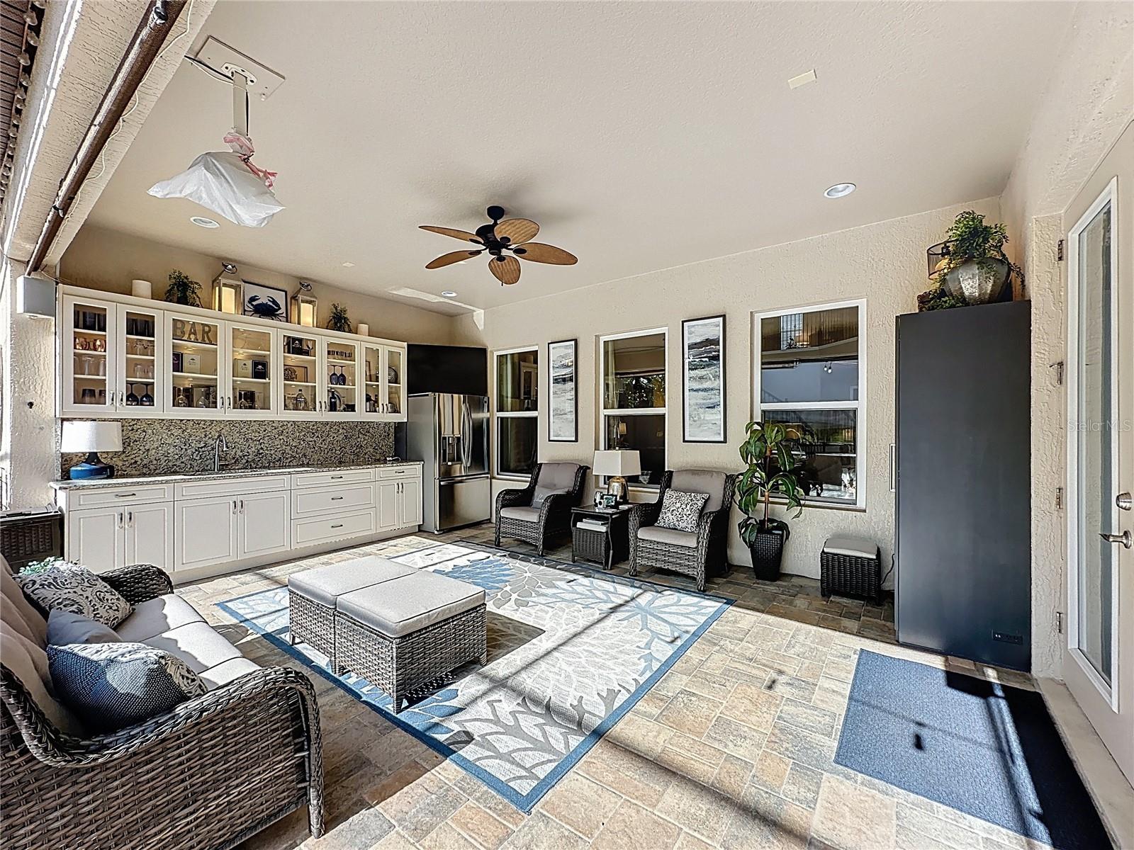 BELLA LAGO - Residential