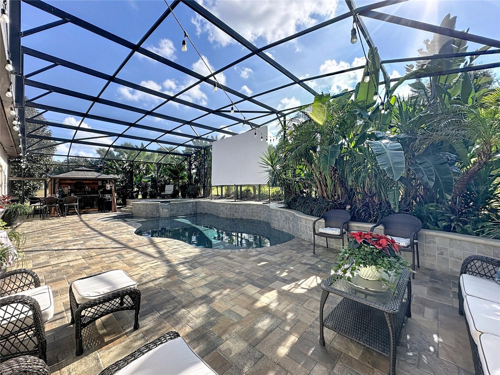 BELLA LAGO - Residential