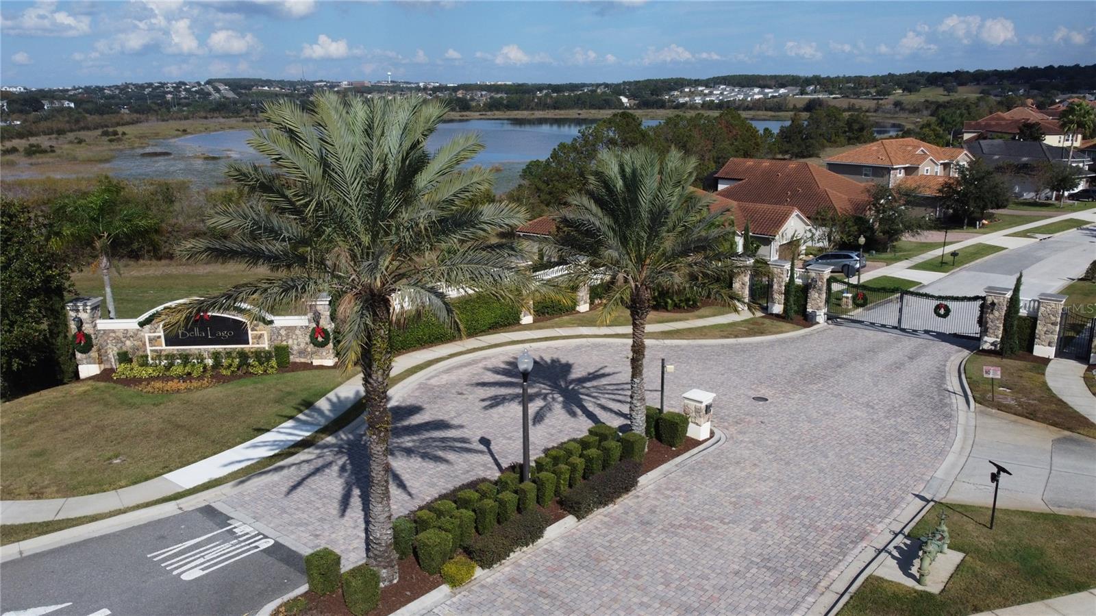 BELLA LAGO - Residential
