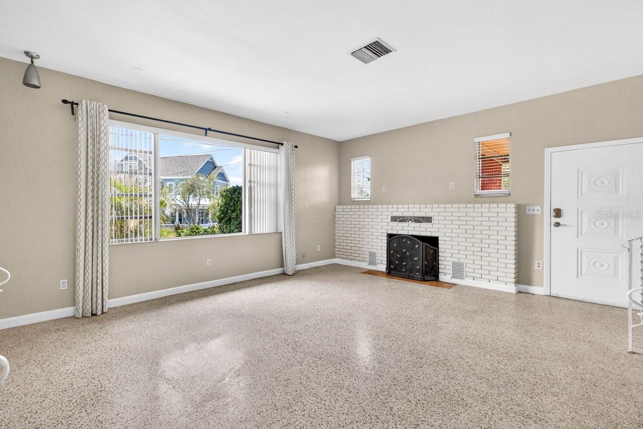 BUFFALO HEIGHTS - Residential Lease