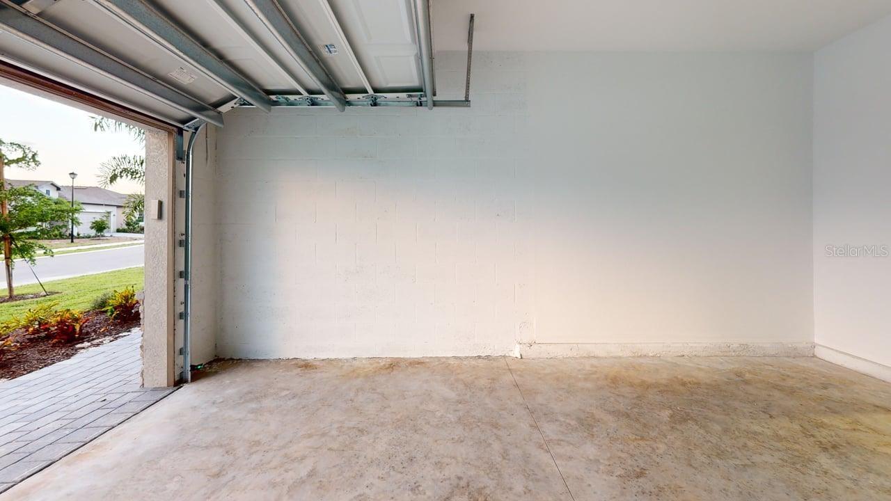 BISCAYNE LNDG NORTH - Residential Lease