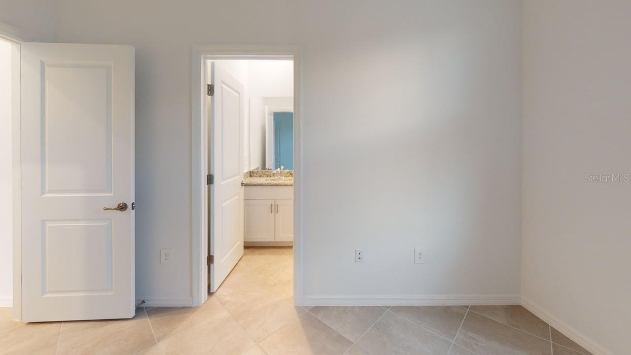 BISCAYNE LNDG NORTH - Residential Lease