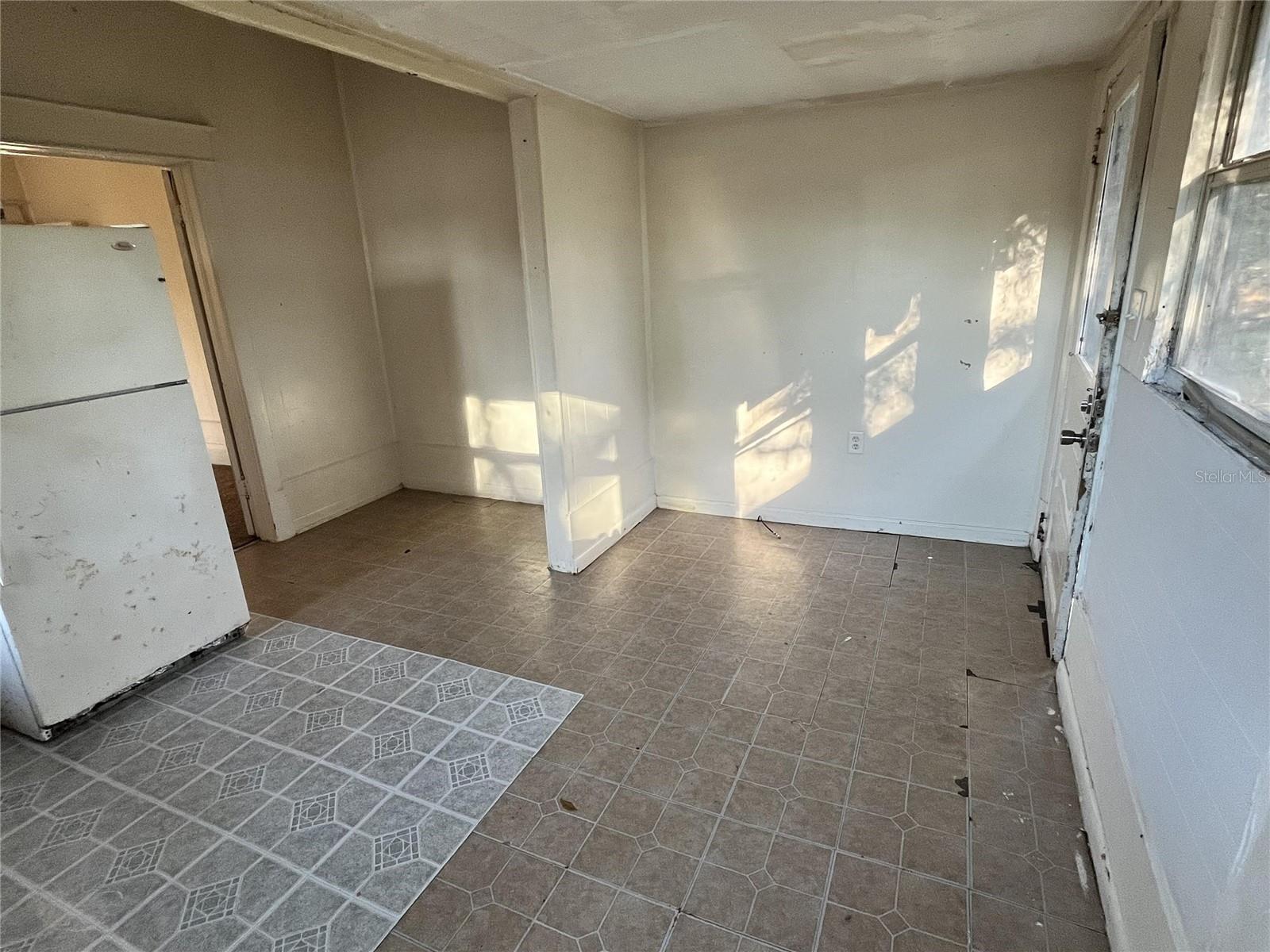 LAKE PARKER TERRACE SUB - Residential Lease