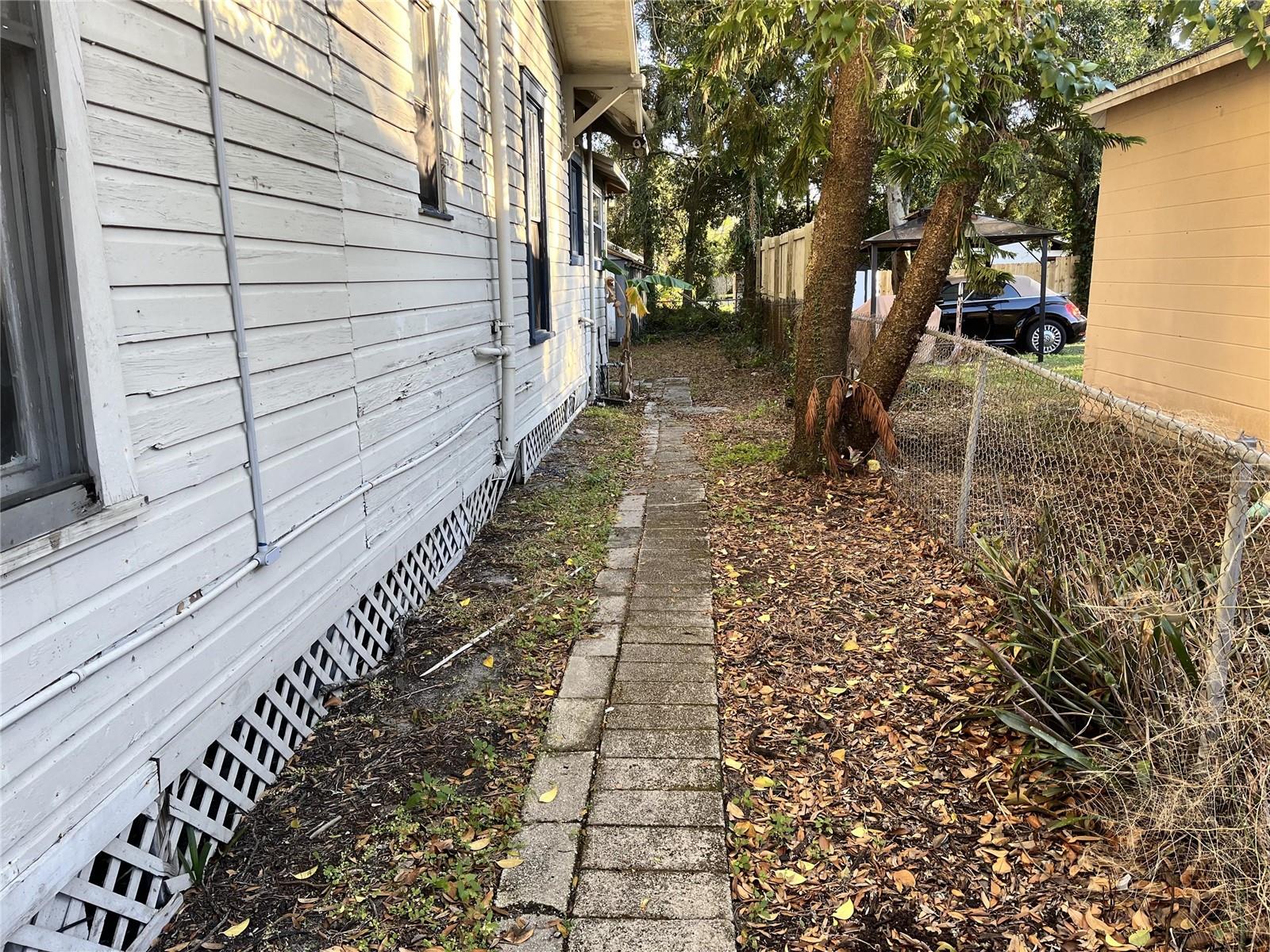 LAKE PARKER TERRACE SUB - Residential Lease