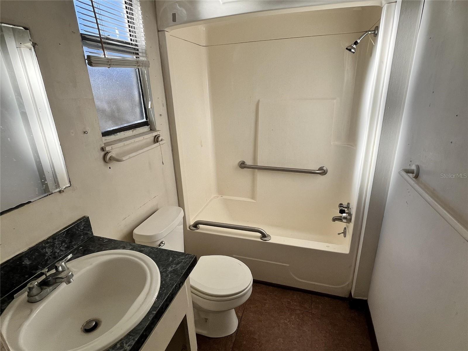 LAKE PARKER TERRACE SUB - Residential Lease