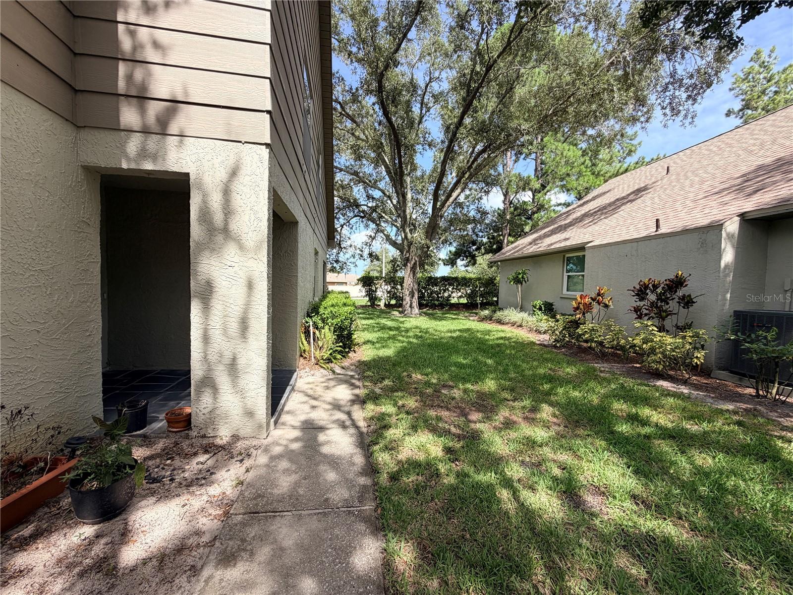 3417 ROCHELLE COURT