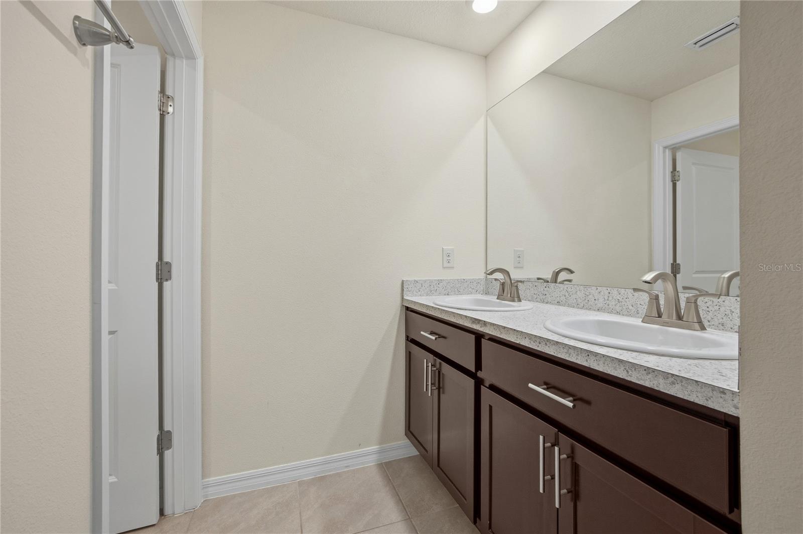 OAK RIDGE AT HIGH SPGS PH IV PB 37 PG 73 - Residential