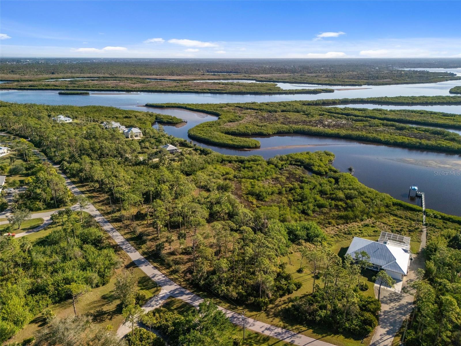 MYAKKA COUNTRY - Land