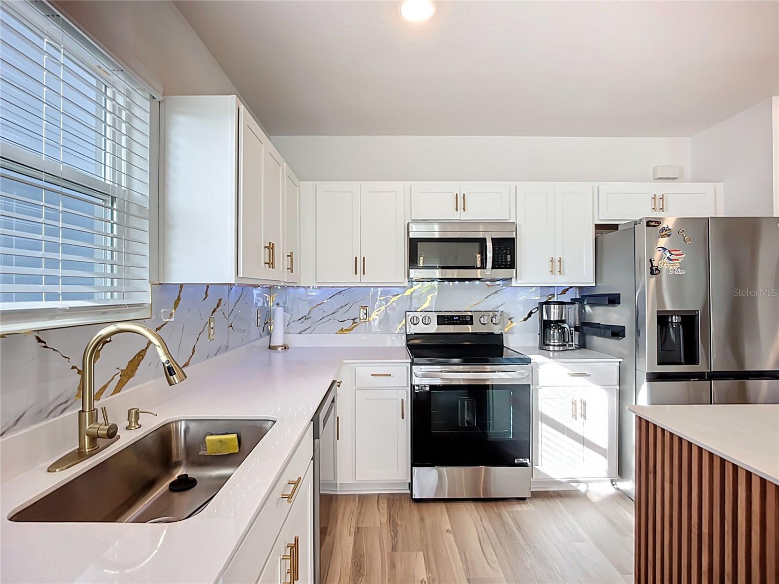 BROADLEAF - Residential