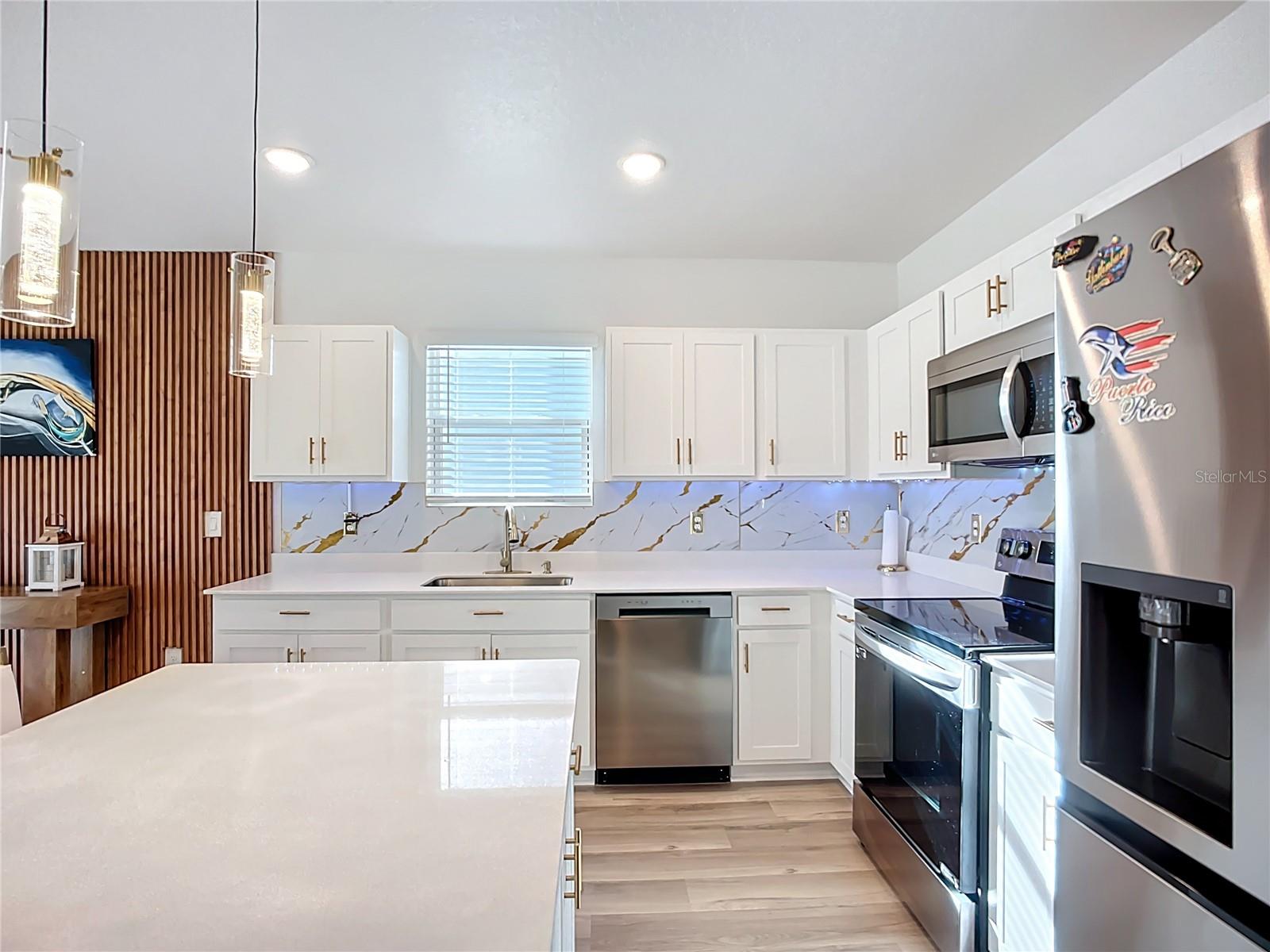 BROADLEAF - Residential