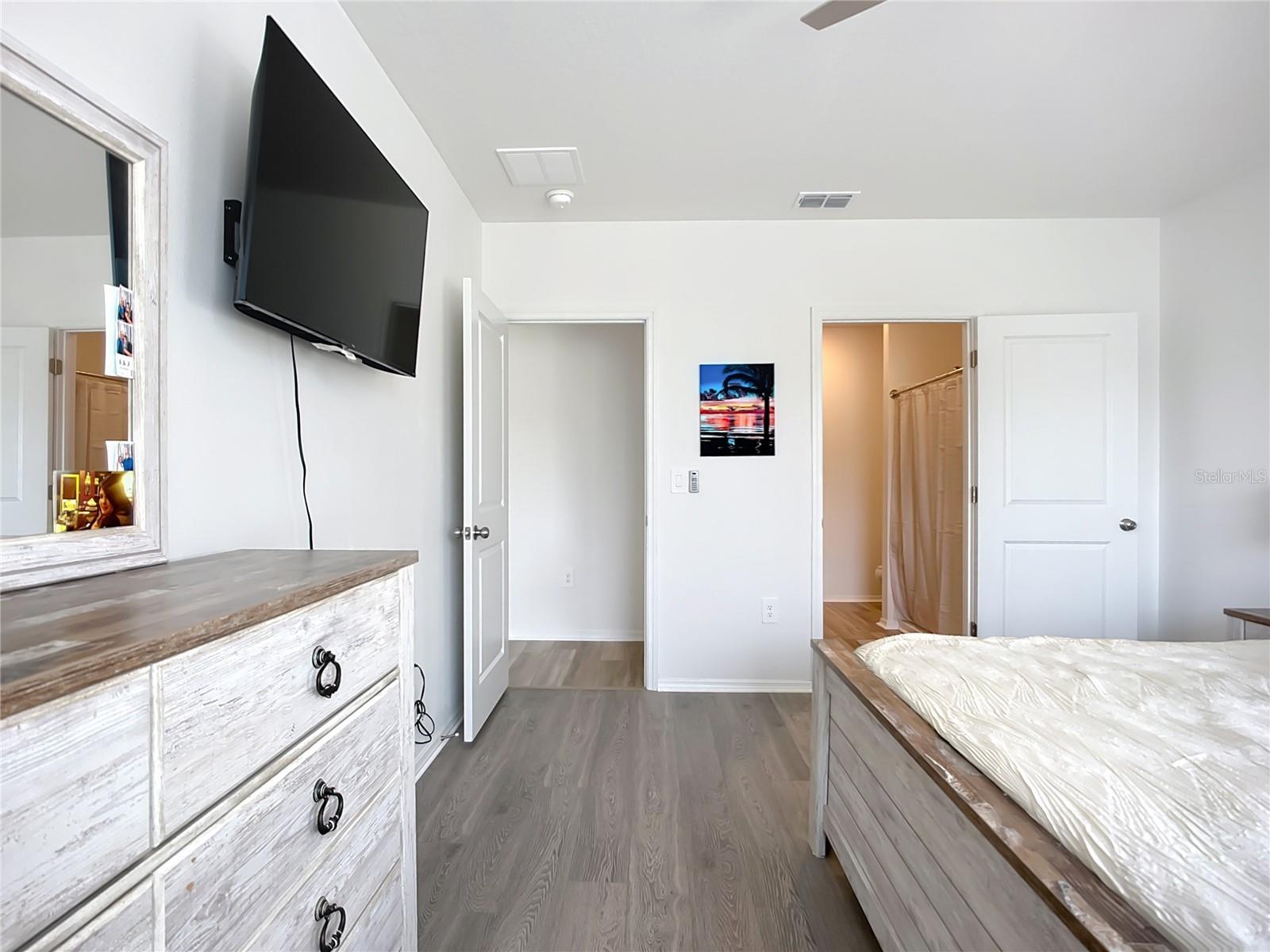 BROADLEAF - Residential