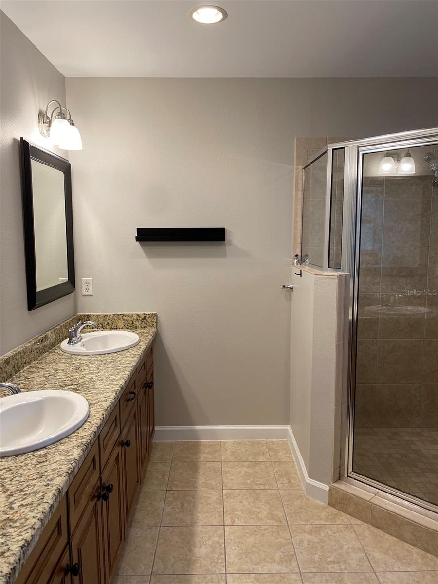 HEMINGWAY TWNHMS - Residential Lease