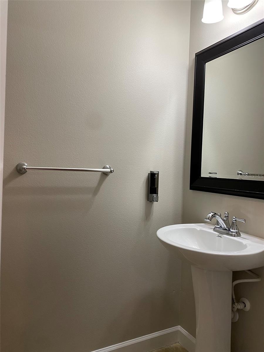 HEMINGWAY TWNHMS - Residential Lease