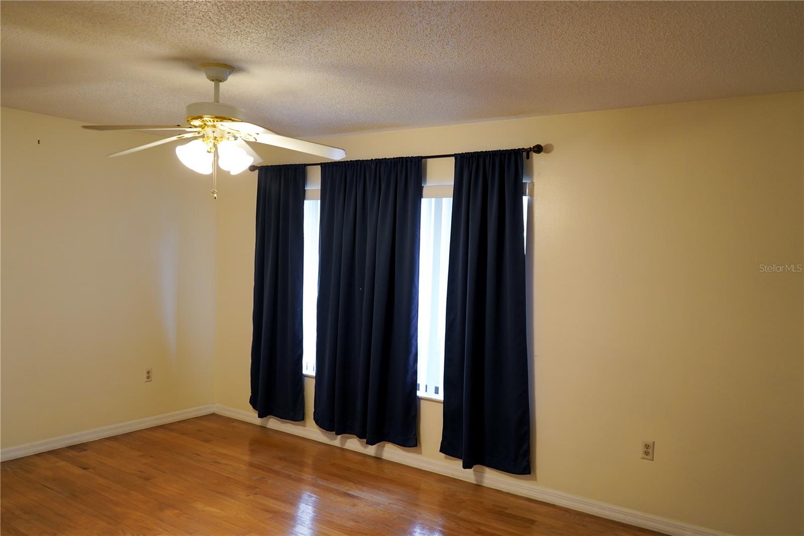 BREEZEWOOD VILLAGE CONDO PH 01-04 - Residential