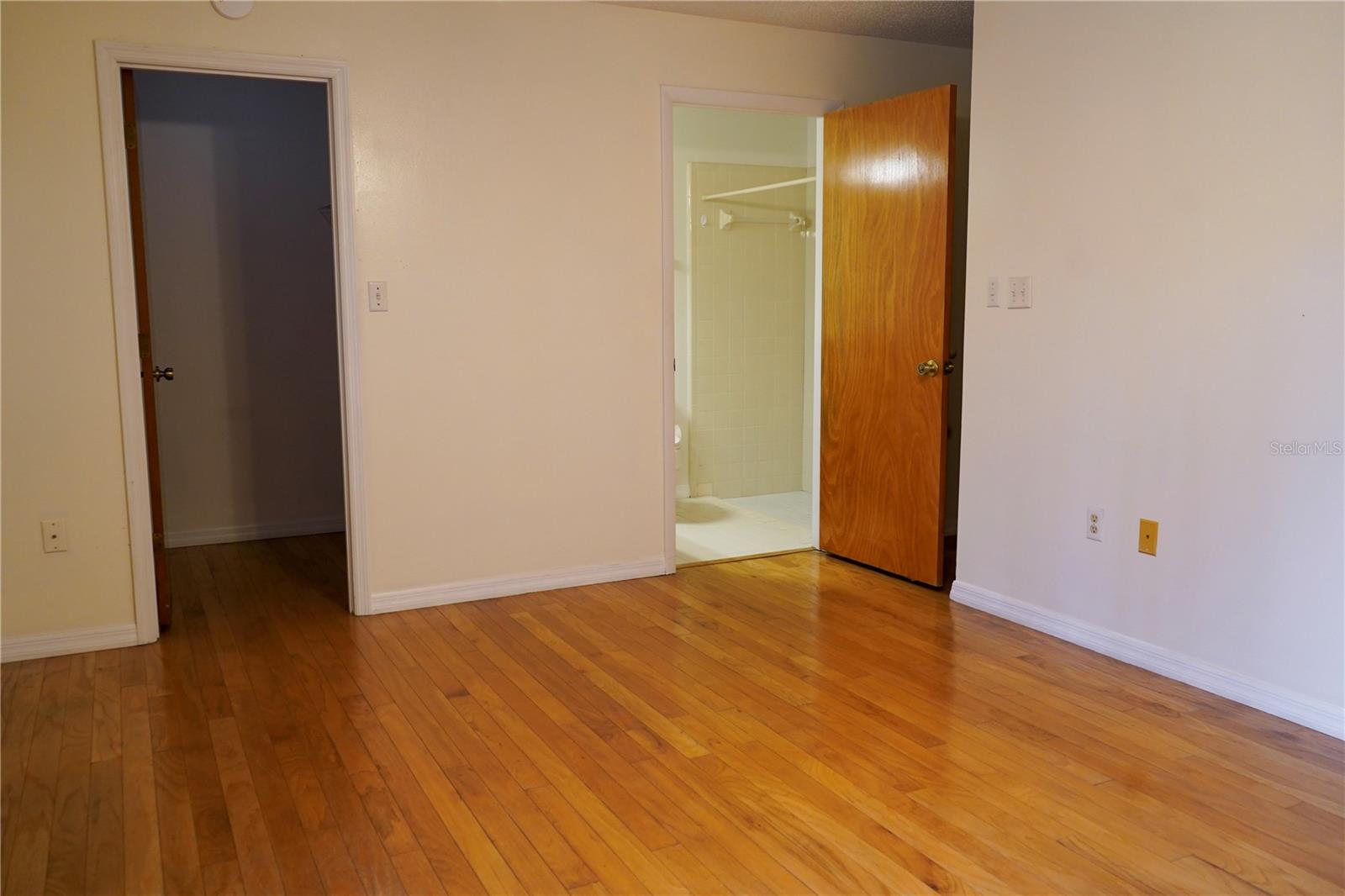 BREEZEWOOD VILLAGE CONDO PH 01-04 - Residential