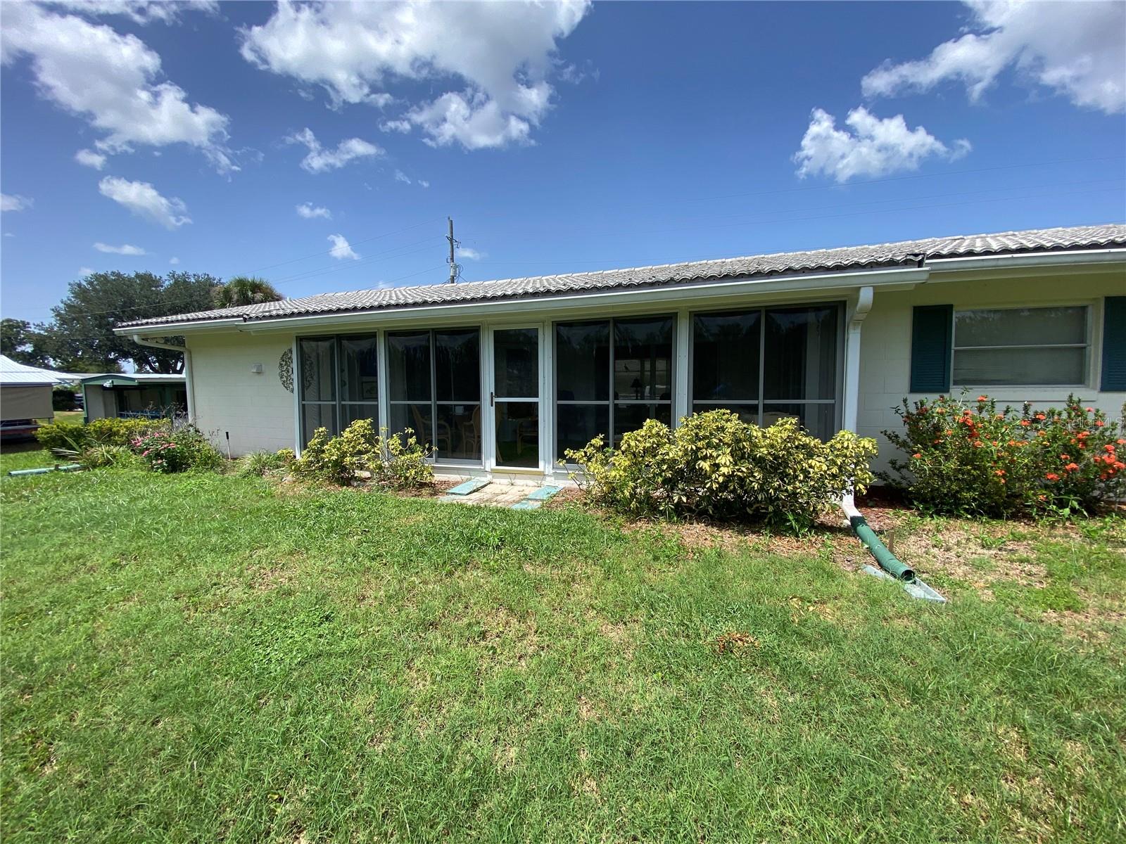 LAKE HARRIS SHORES UNIT 02 - Residential Lease