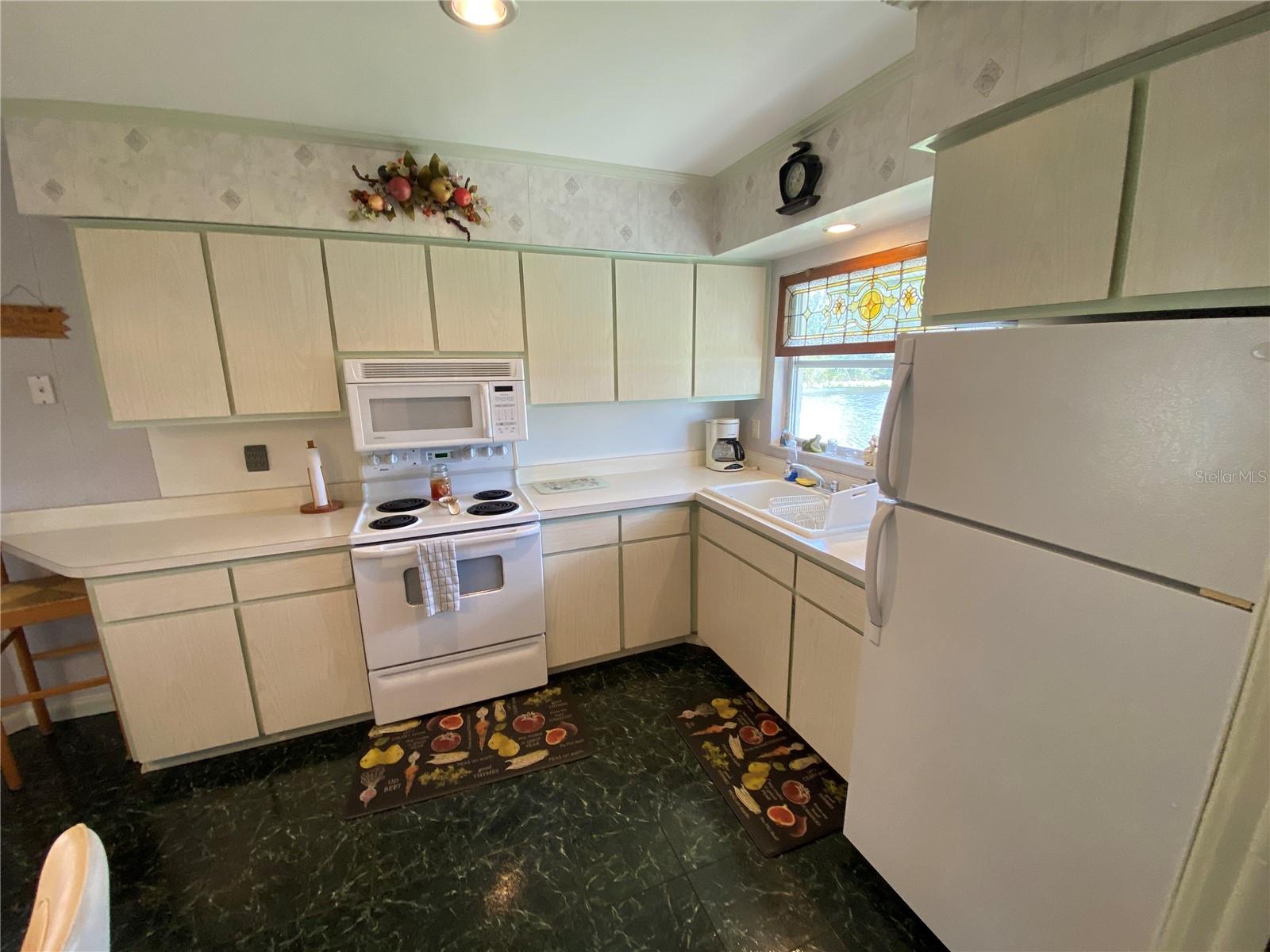 LAKE HARRIS SHORES UNIT 02 - Residential Lease