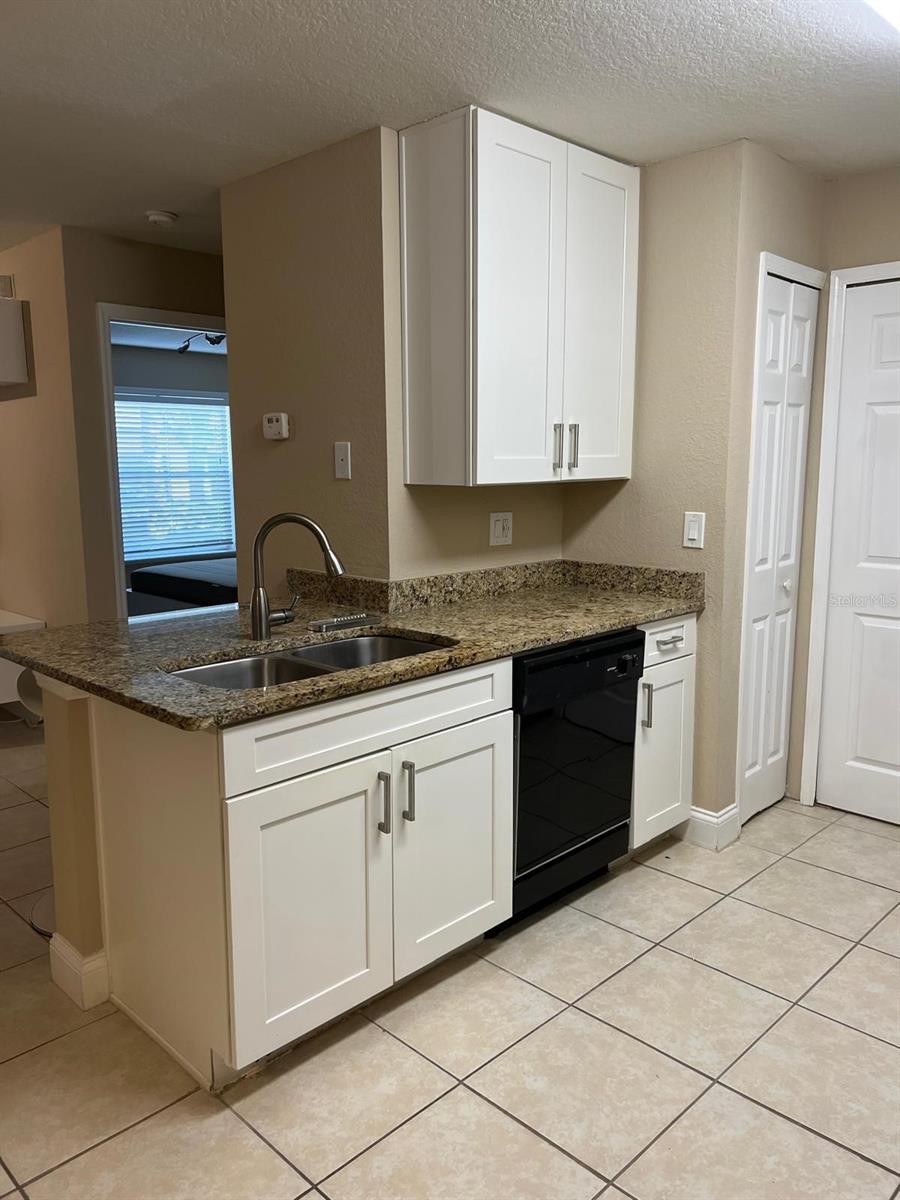 SANDLAKE PRIVATE RESIDENCES - Residential