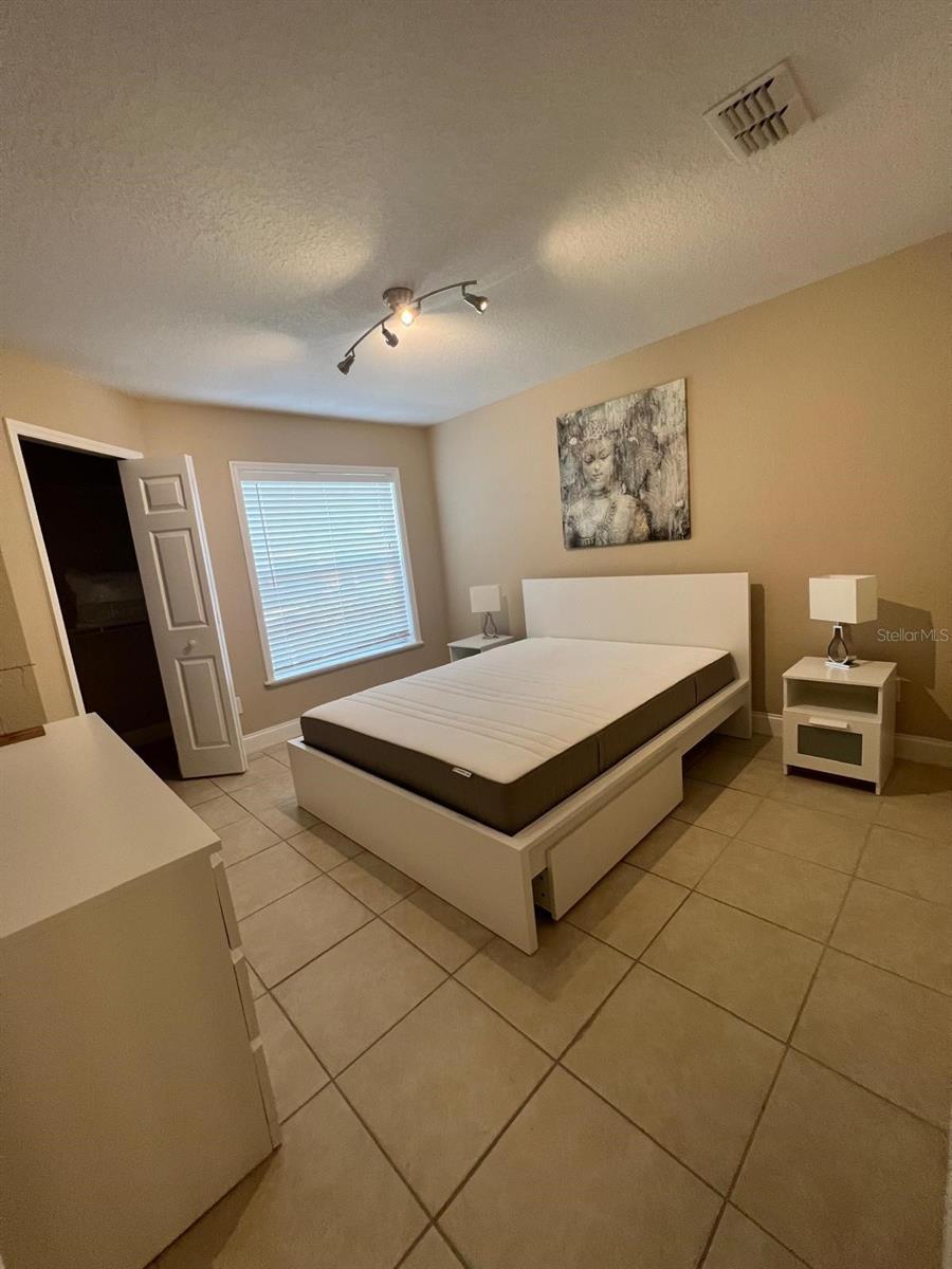 SANDLAKE PRIVATE RESIDENCES - Residential