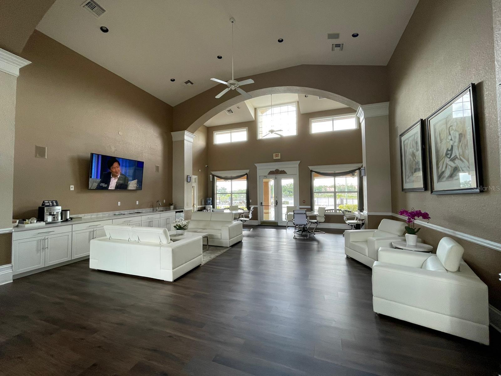 SANDLAKE PRIVATE RESIDENCES - Residential