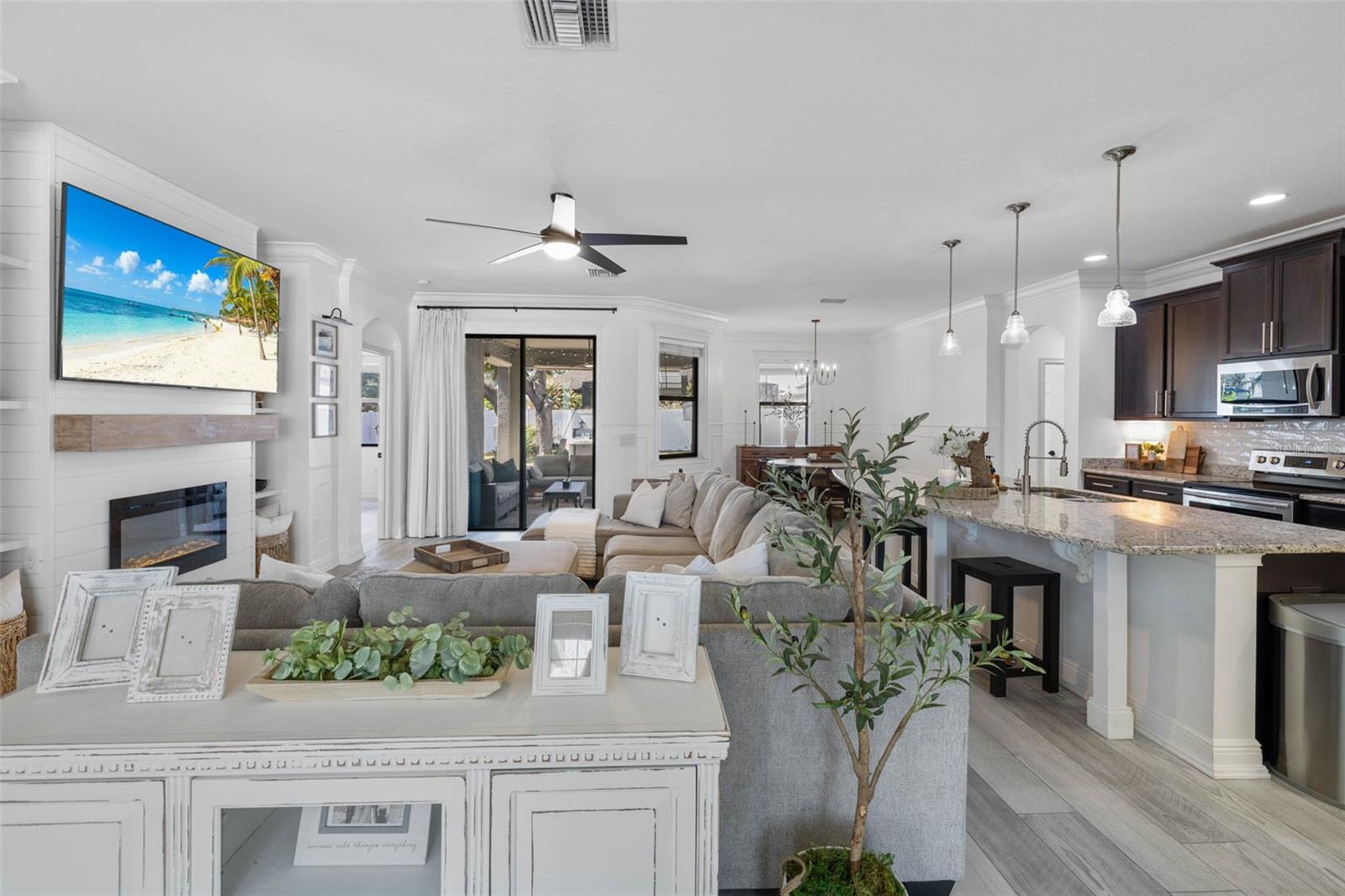 595 TIERRA DRIVE