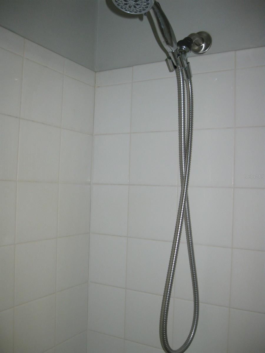 FOX LAKE TWNHMS - Residential Lease