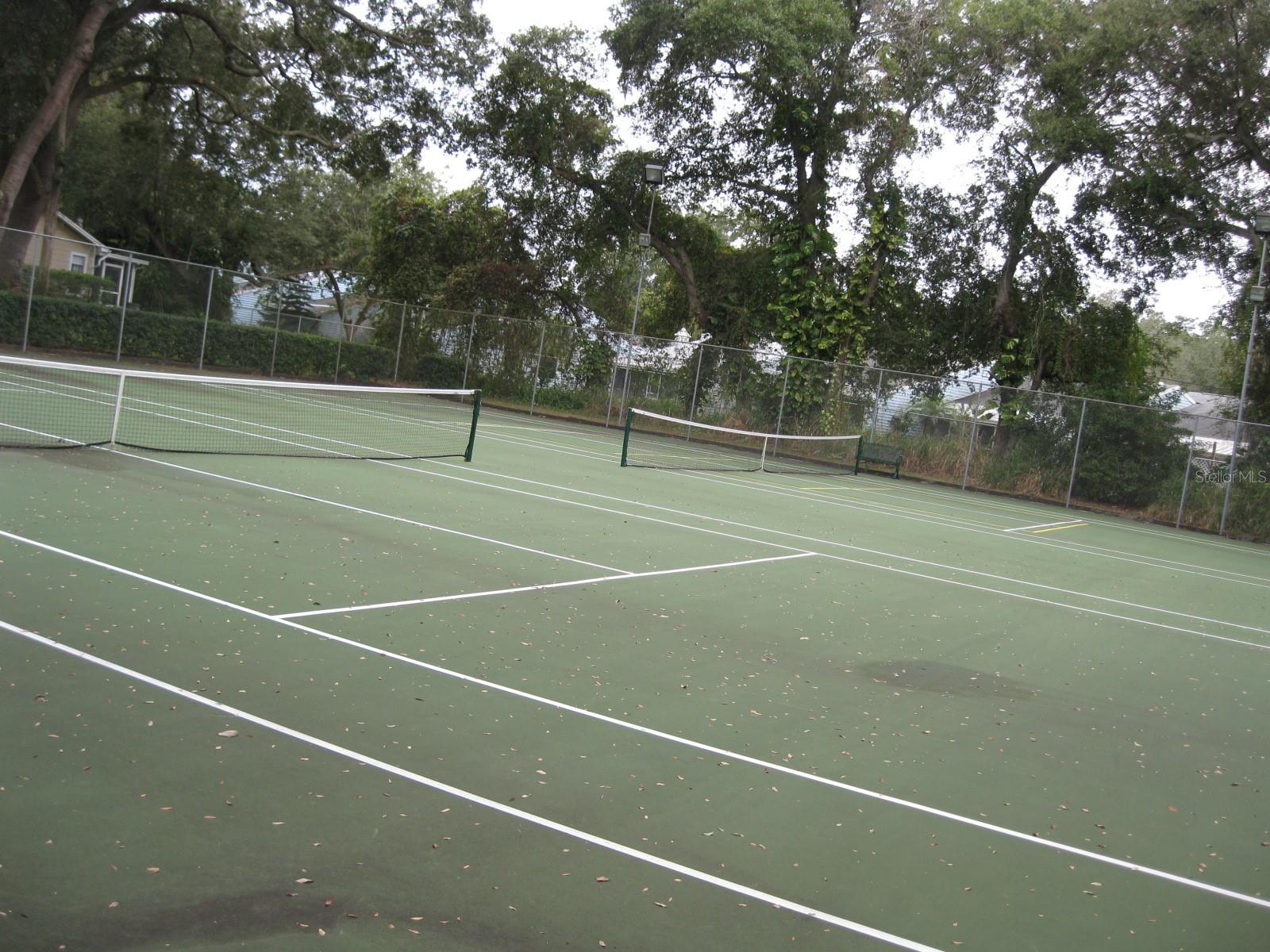 FOX LAKE TWNHMS - Residential Lease