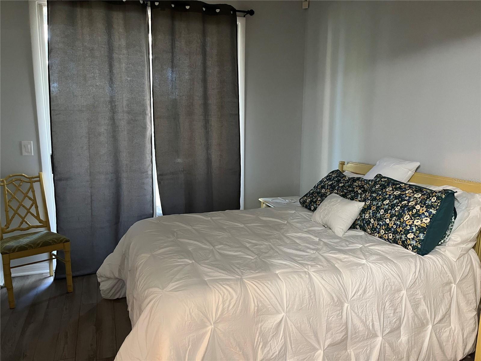 FOX LAKE TWNHMS - Residential Lease