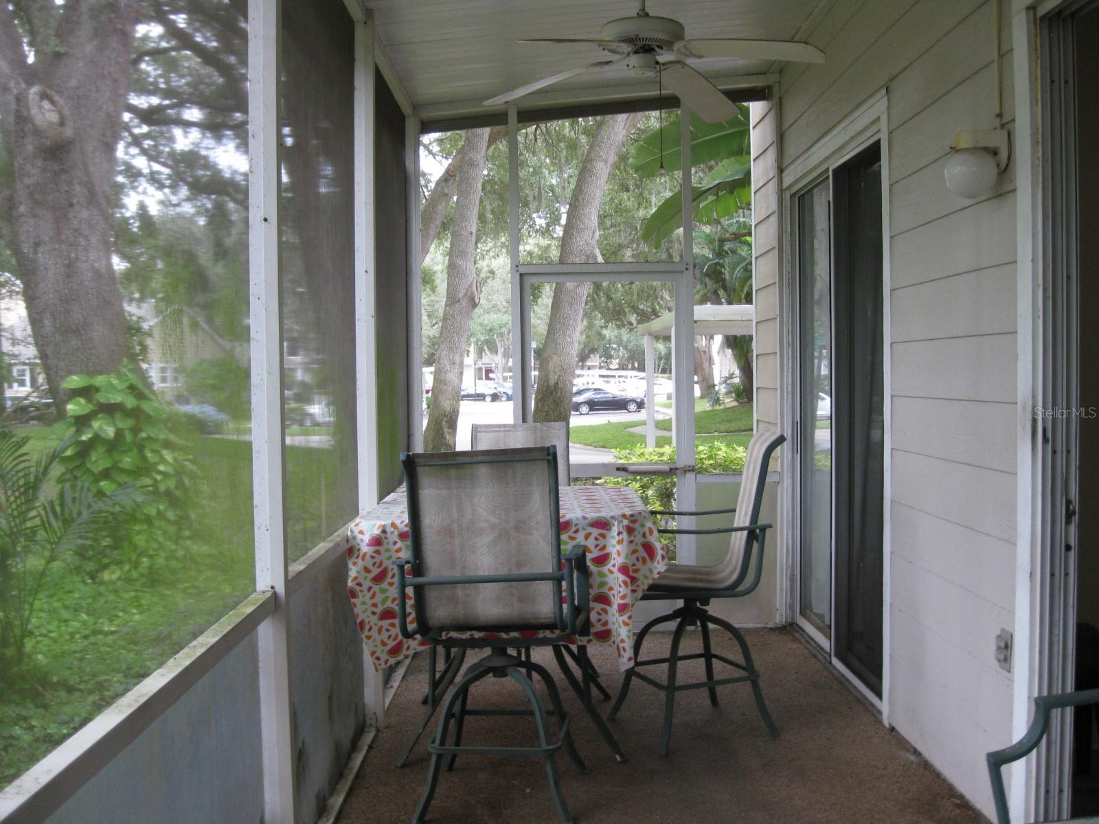 FOX LAKE TWNHMS - Residential Lease