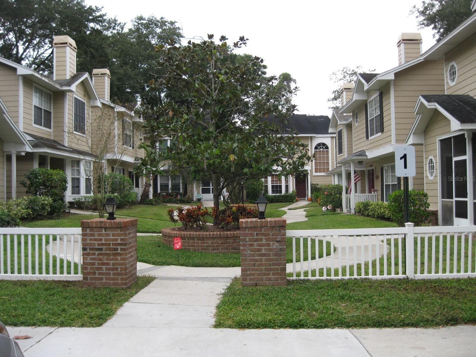 FOX LAKE TWNHMS - Residential Lease