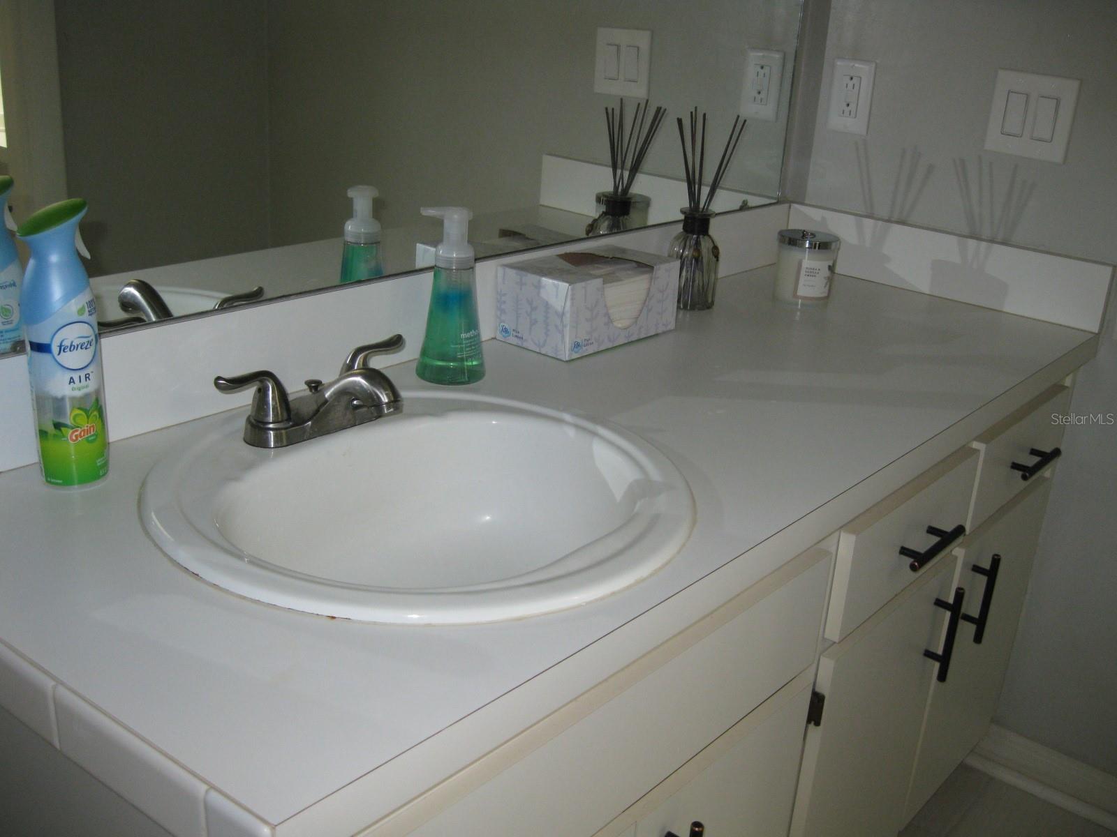 FOX LAKE TWNHMS - Residential Lease