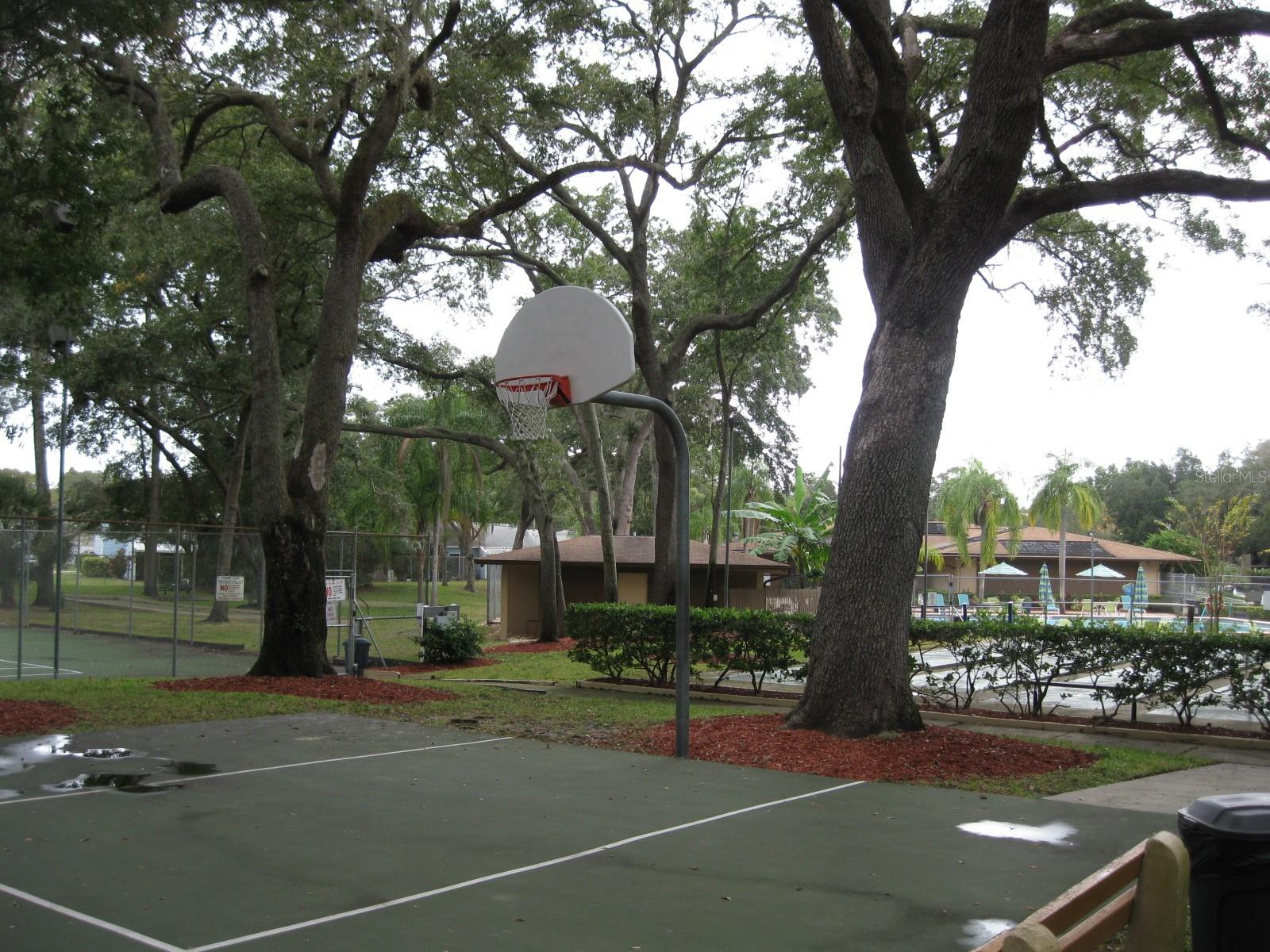 FOX LAKE TWNHMS - Residential Lease