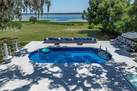 Photo of 561 SE Lakeview Drive, Keystone Heights, FL 32656 (MLS # GC530998)