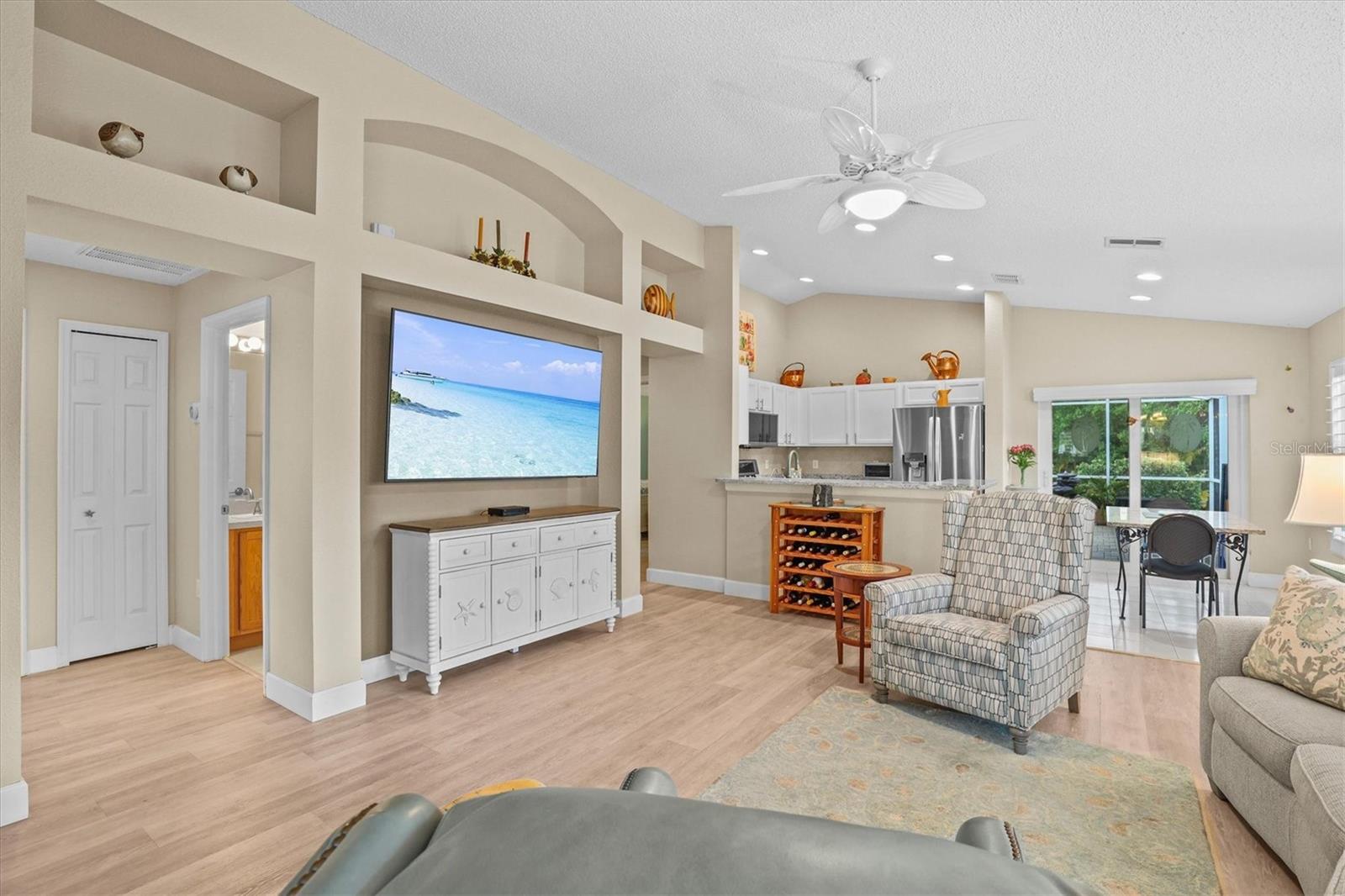 KEY VISTA PH 02 - Residential